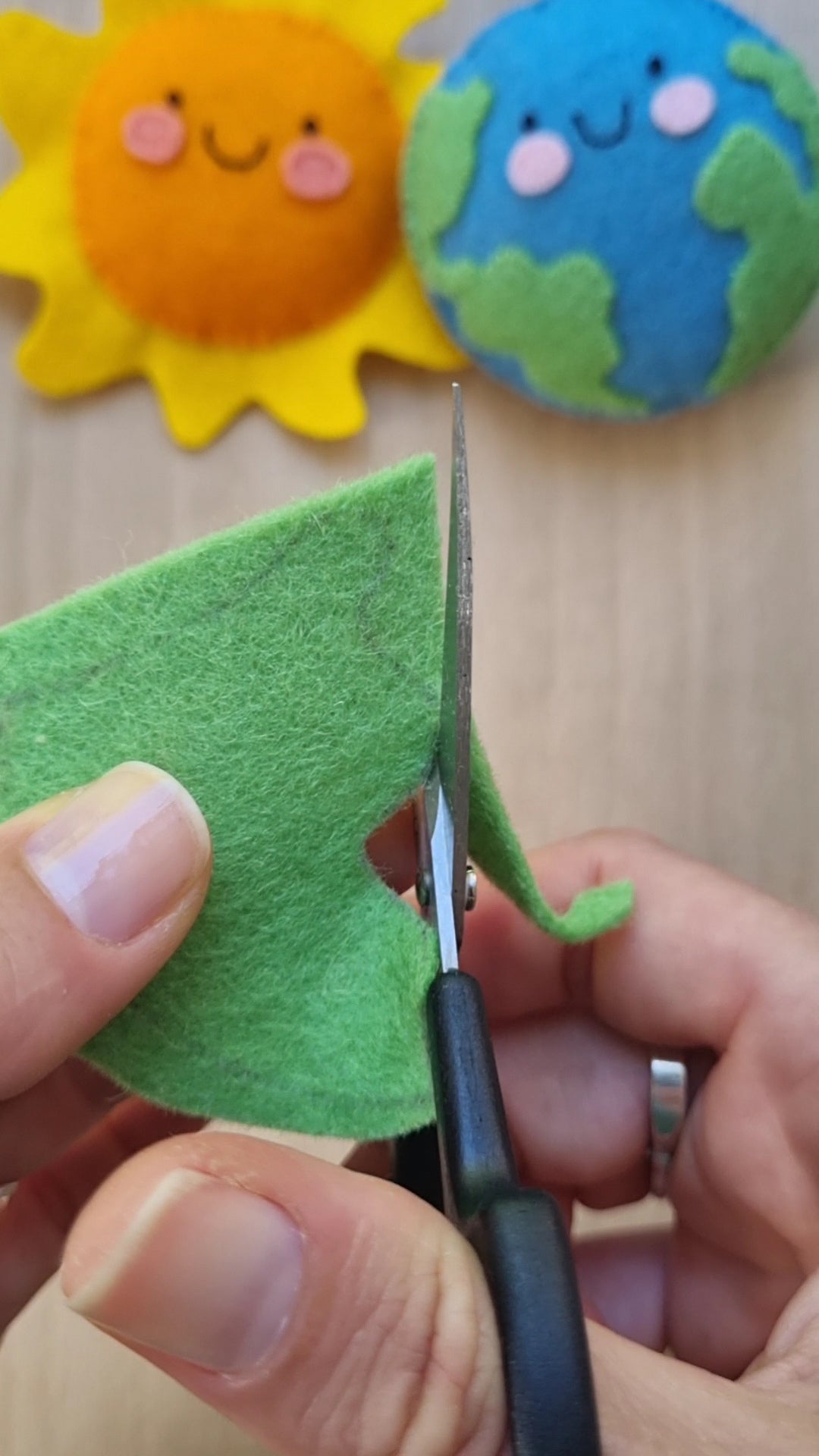 Embroidery scissors Pro Cut: 10.5cm or 4.25in