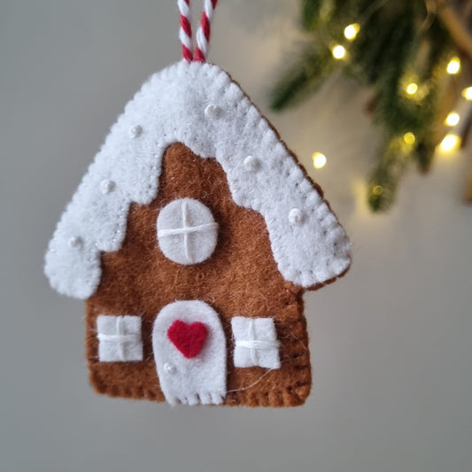 Advent Calendar Gingerbread House PDF pattern