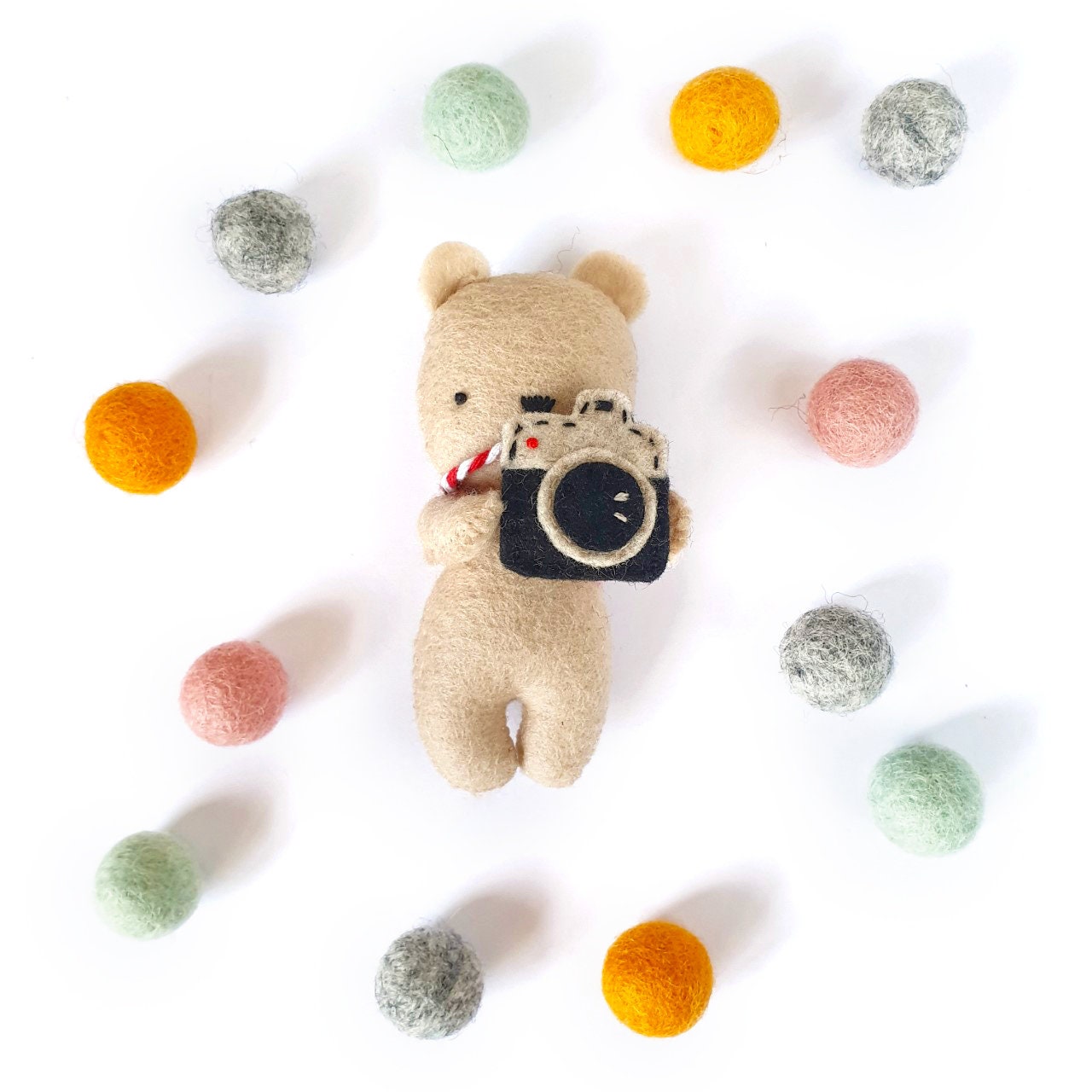 Bear with a camera PDF pattern + tutorial