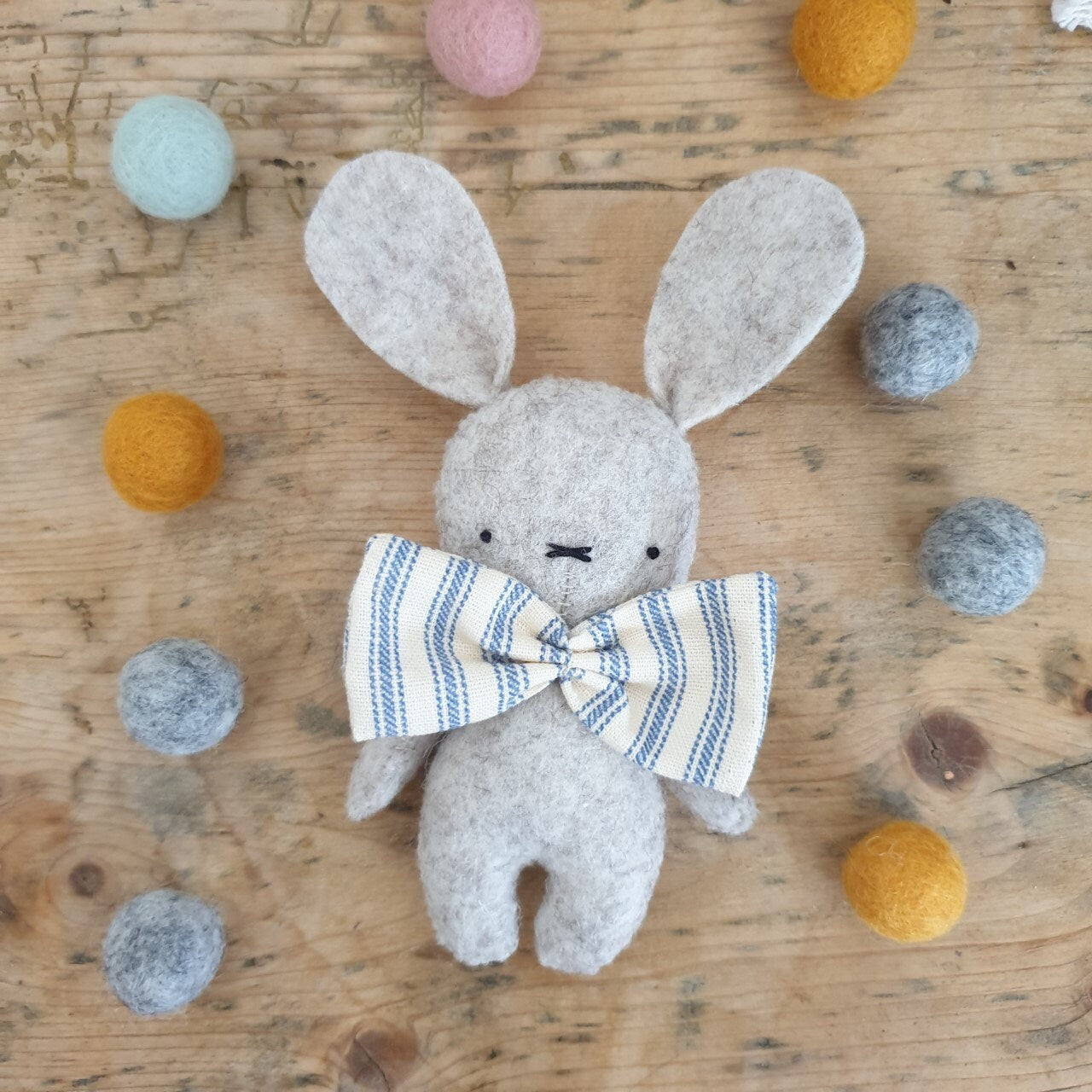 Bunny with a bow PDF pattern + tutorial – What a Curly Life